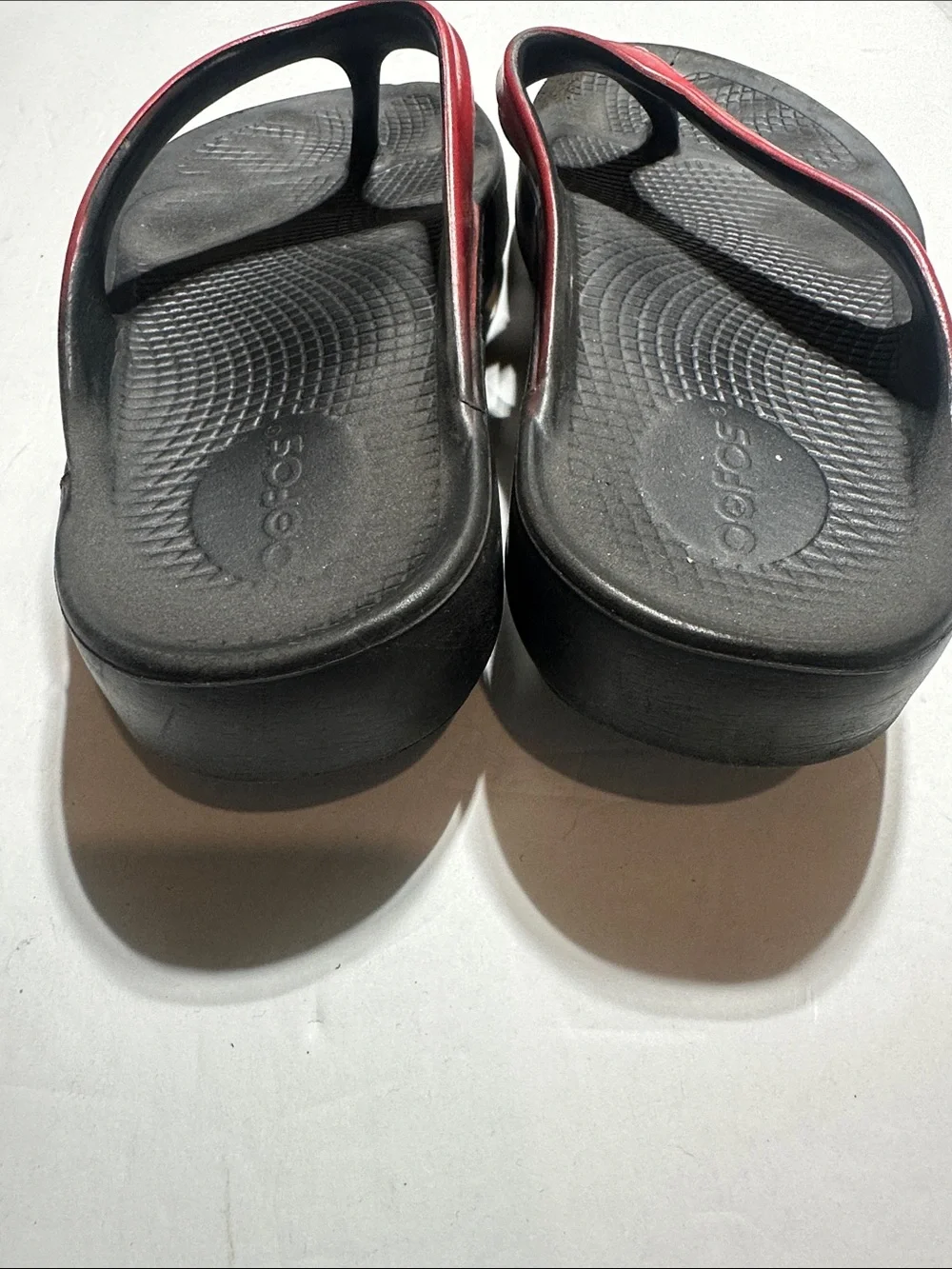OOFOS OOlala Black & Red Foam Flip Sandals - Crocs Style size W11 comfortable - Picture 4 of 7